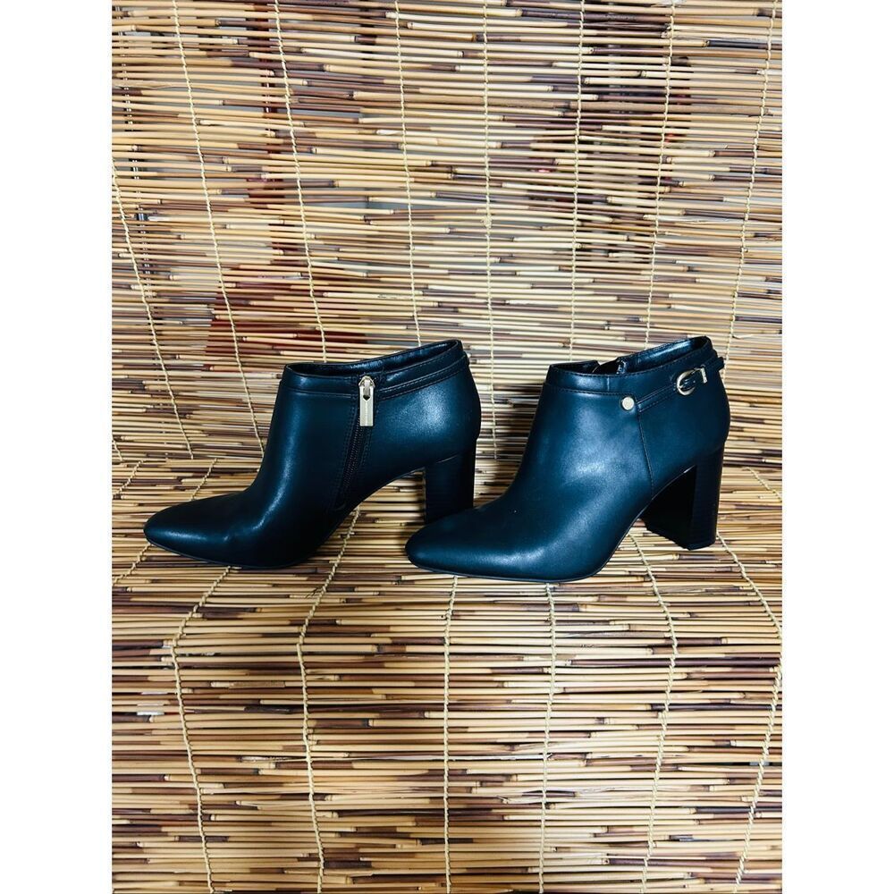 Vince Camuto Black Ankle Boots Gold Buckle Size 8.5 M Block Heel